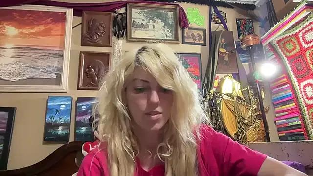 CelestialRuby on StripChat 