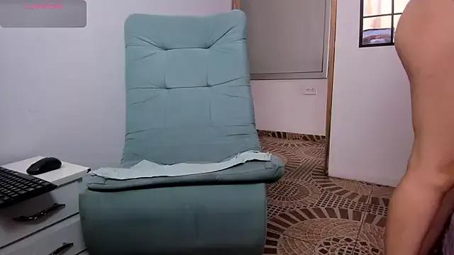 Freechat DannaMishellx_ on StripChat