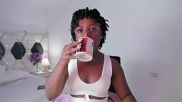 EmmaSanzz_ on StripChat 