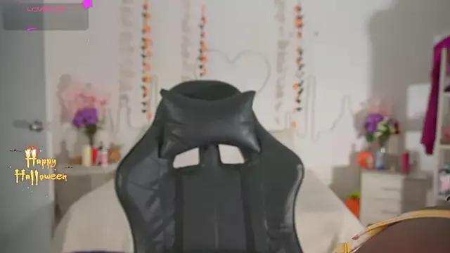 EmmaSanzz_ from StripChat