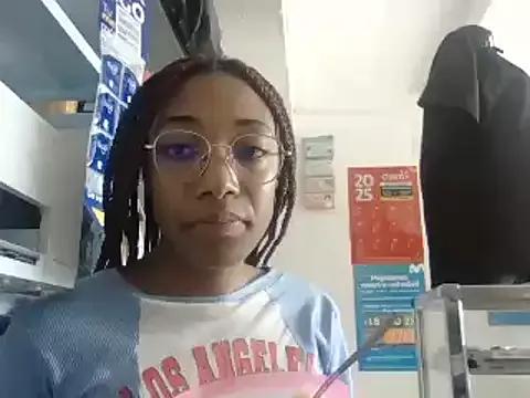esmeralda-bk on StripChat 