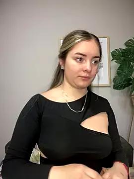 imlindapink on StripChat 