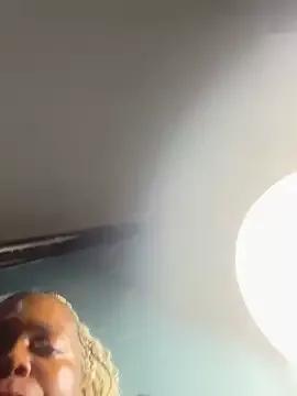 Freechat Kikie23 on StripChat