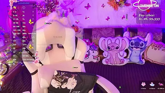 KissSweetPeach on StripChat 