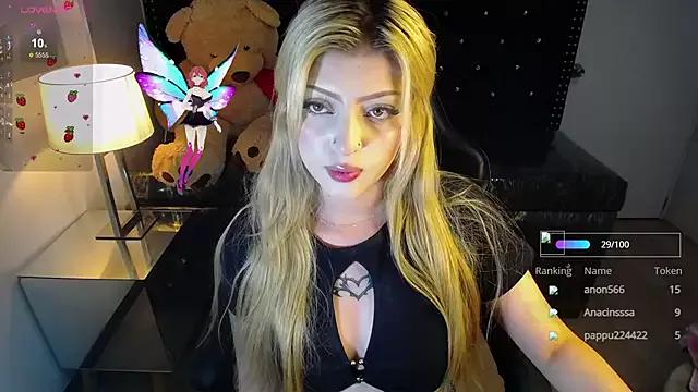 Kitty_fox_b on StripChat 