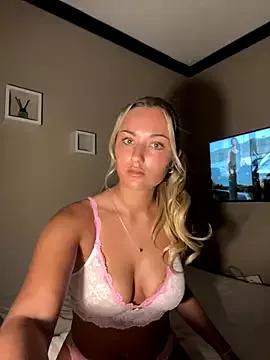 LaceyMilliexoxo from StripChat