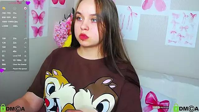 Lilysweet13 on StripChat 