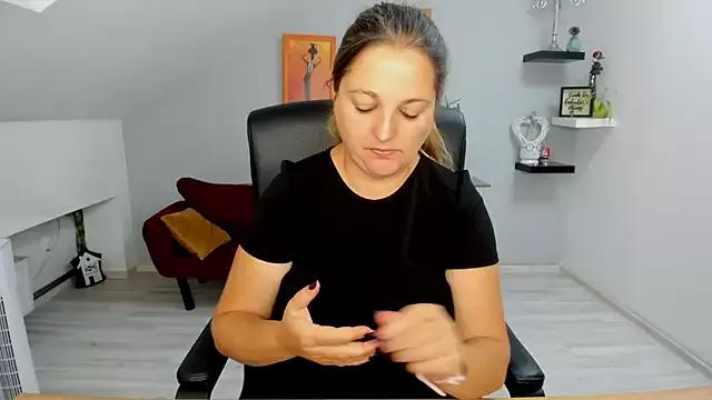 LollaGirl on StripChat 