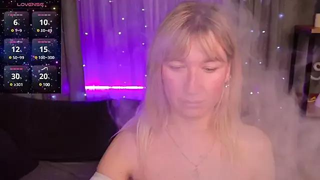 Freechat MilaBott on StripChat