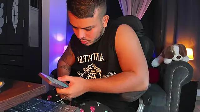 Freechat Naughty_Charly on StripChat