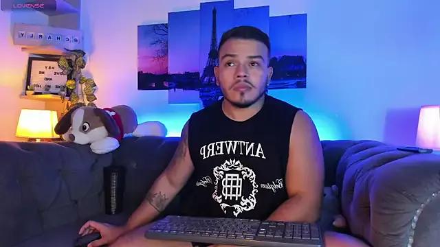 Freechat Naughty_Charly on StripChat