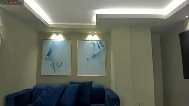 Freechat NiaSalvatore on StripChat