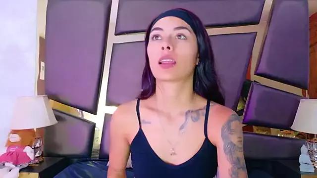 Freechat NicoleEsposito on StripChat
