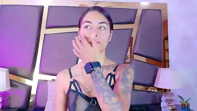 Freechat NicoleEsposito on StripChat