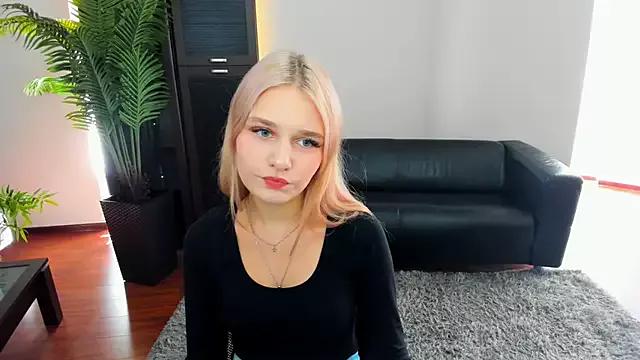 RebeccaChamb on StripChat 