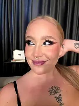 Freechat RollDolls on StripChat