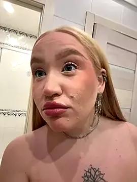 Freechat RollDolls on StripChat