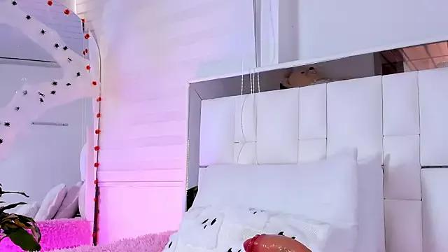 sara_goddess01 from StripChat