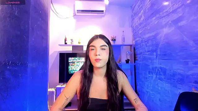 saracaball_ on StripChat 