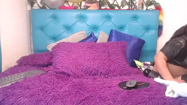 SARAWILLS on StripChat 