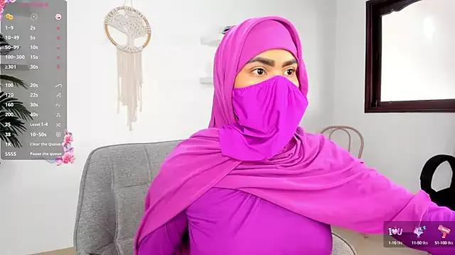 saray_halam on StripChat 