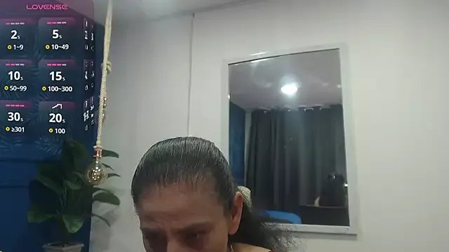 sasi_luna on StripChat 