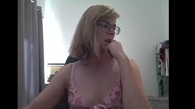 SavannaGirly on StripChat 