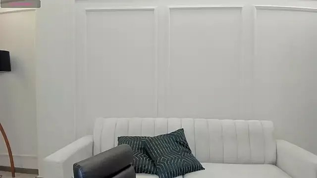 SunnyRivers on StripChat 