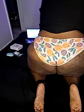 Freechat Thickkemzz41 on StripChat