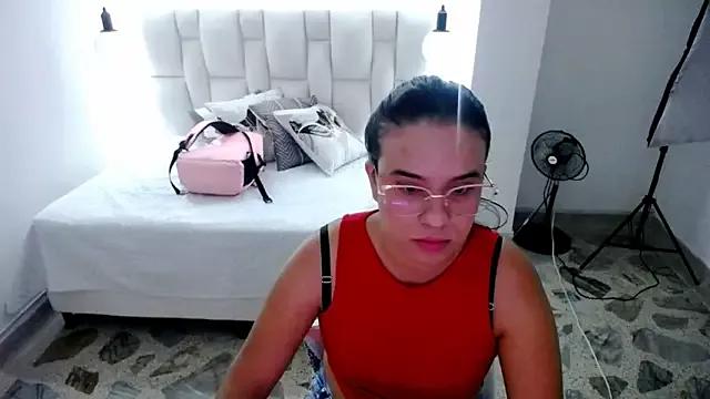 tiffany__pink on StripChat 