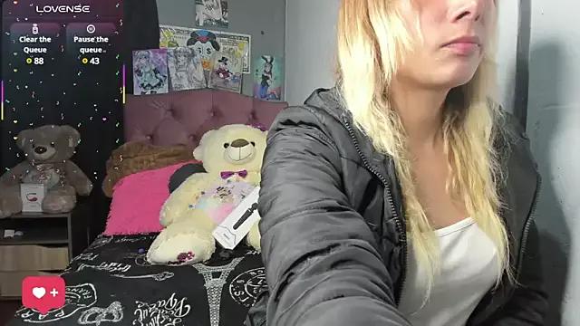 Tiffany_bunny2023 on StripChat 