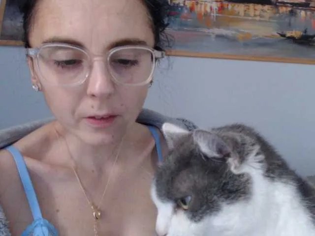 cleophee —  pas de tips en mp mp 5 tks ass or feet 20 boobs 30 pussy 70 naked 100 suck my dildo 150