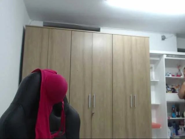 RoxanaMilf on BongaCams