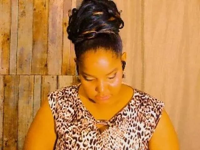 sarahlove16 — hey  LOVENSE ON ! daddy lets play naked 100 tokens