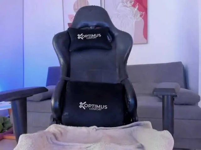 Sofia-Jones on BongaCams