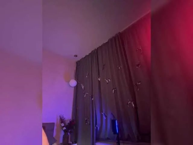 WhoreMira — IM MIRA, EVERYTHING IN TIP MENU WORKS WITH  SINGLE TIP IN FREE CHAT. LOVENSE FROM 2 TOKENS. 21 MAX LVL 