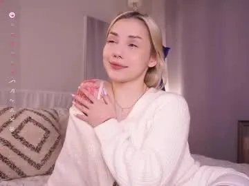 blue_bow on Chaturbate