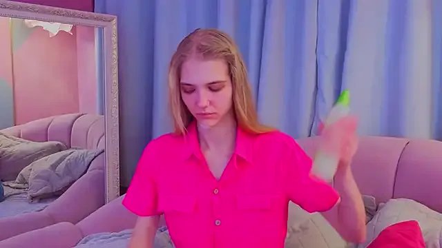 4example_Chloe on StripChat