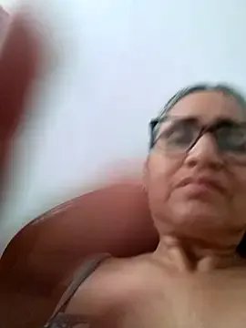 _candi — Aceite en las tetas