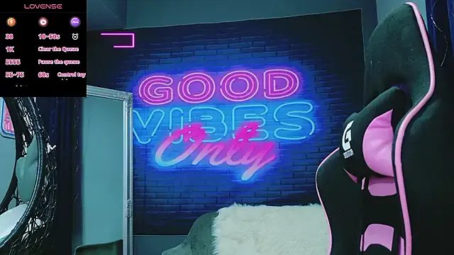 AlessiaCroft — bounce boobies