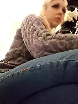 AmethystFoxx on StripChat