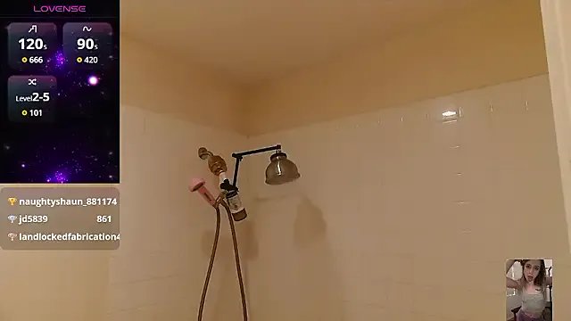 Blondiewithanass on StripChat