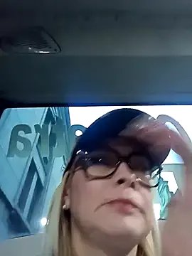 CandieGilson__ on StripChat