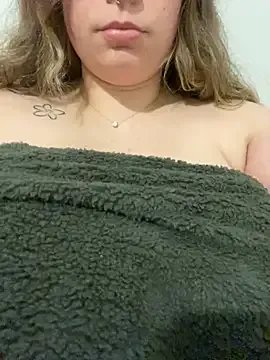 cherrylust12 on StripChat