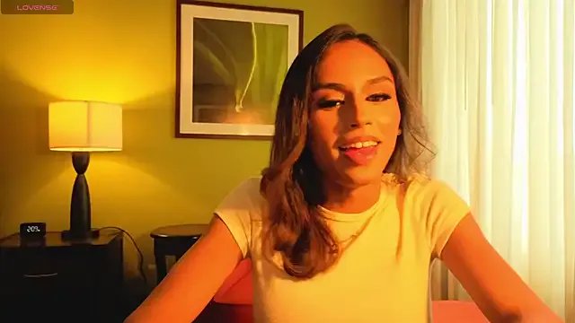 Chloe_Cherry21 on StripChat