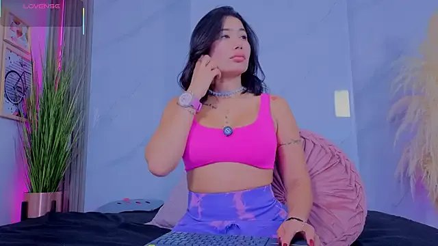 Chlooee__ on StripChat