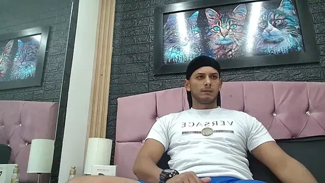 Chris_Dick23 on StripChat