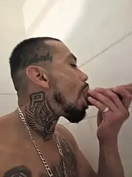 Cnutt310 on StripChat