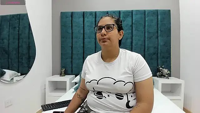 DanielleEvans_ — plug anal