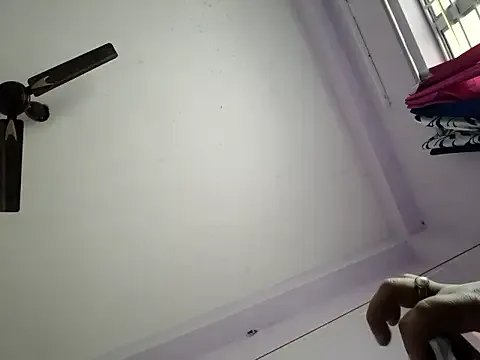 Deborbhavi222 on StripChat